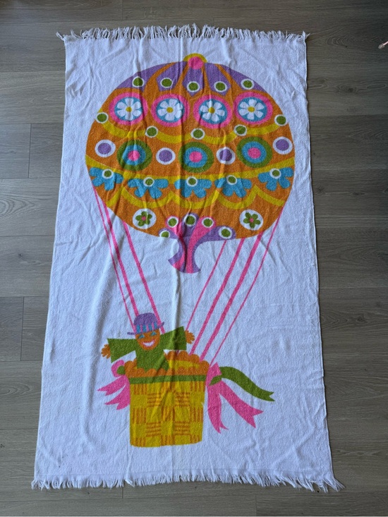 Other - vintage beach towel hot air balloon retro flowers peter max pink ribbon bows